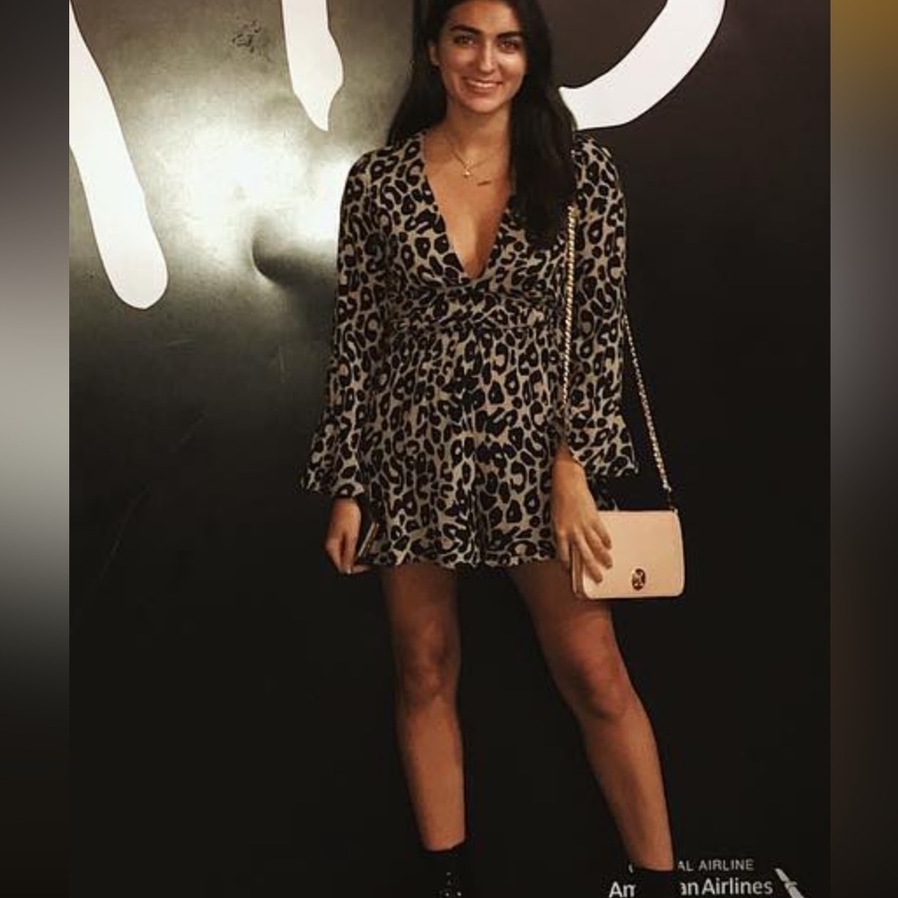 LF | Cheetah Print Tie front romper - Picture 2 of 7